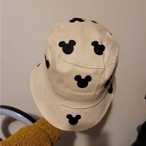 Mickey all over bucket hat 👒 NEW 💥